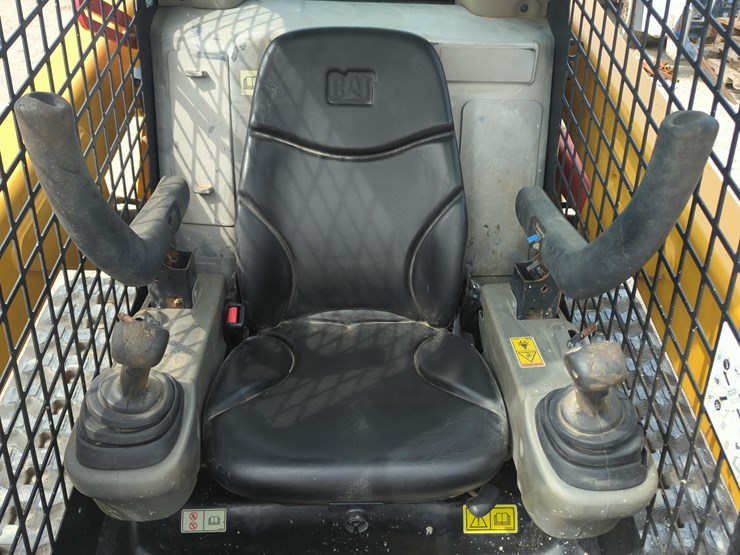 2019-caterpillar-259d-image-11