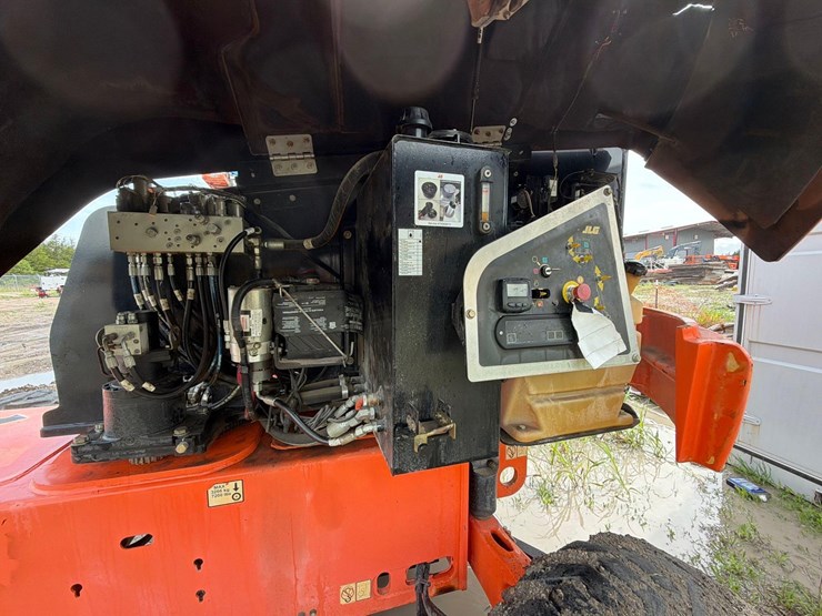 jlg-400s-image-8