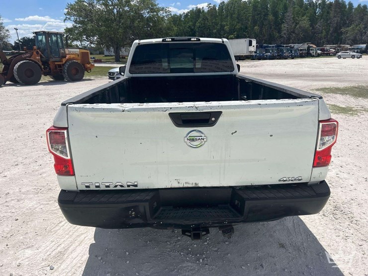 2017-nissan-titan-image-19