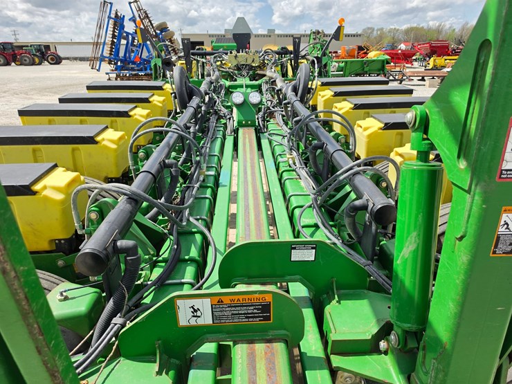 2007-john-deere-1770nt-image-4