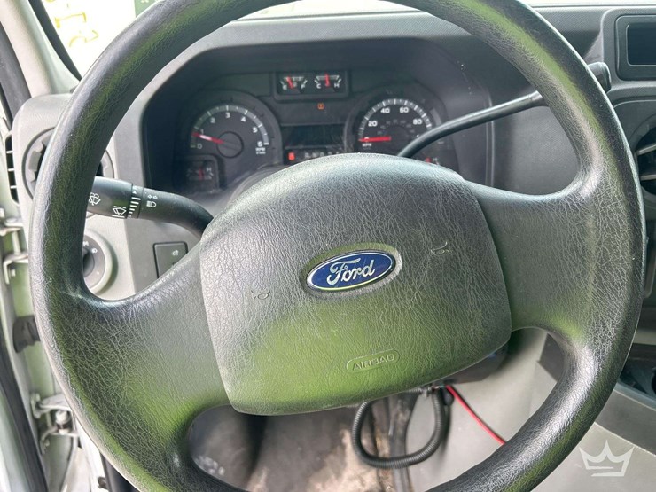 2011-ford-cargo-image-13