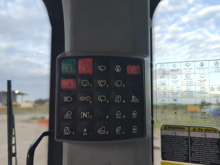 2022-deere-700l-xlt-image-21