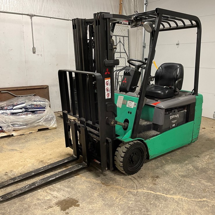 #301 • Mitsubishi 4,000lb Electric 3-Wheeled Forklift