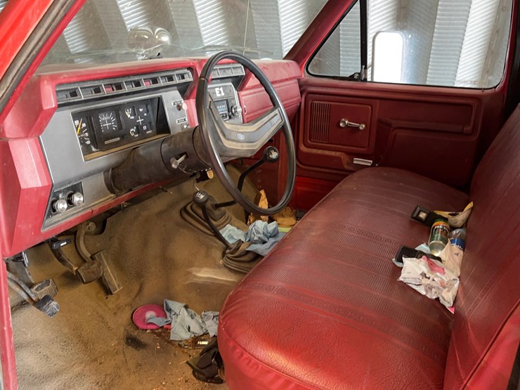 1984-ford-f350-image-9