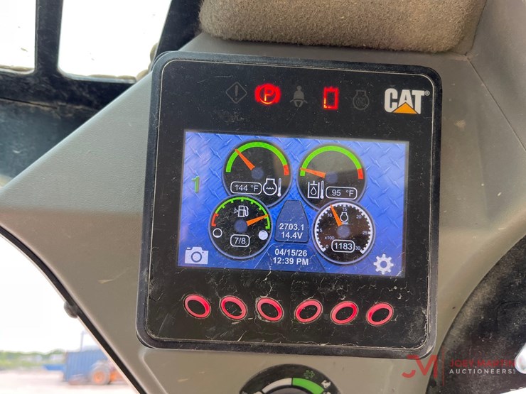 2019-caterpillar-242d-image-12