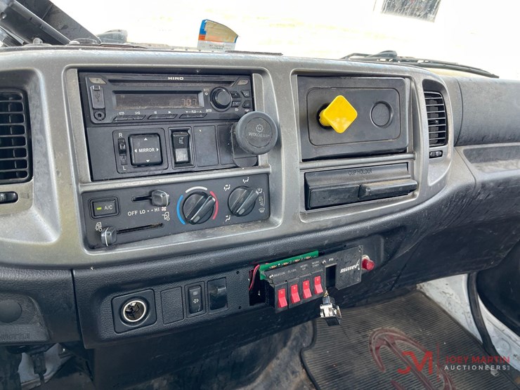 2018-hino-258alp-image-15