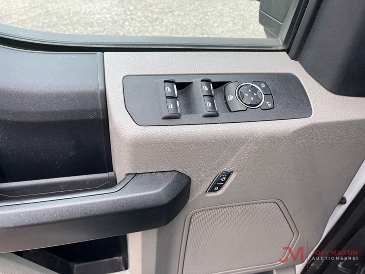 2019-ford-f350-sd-image-16