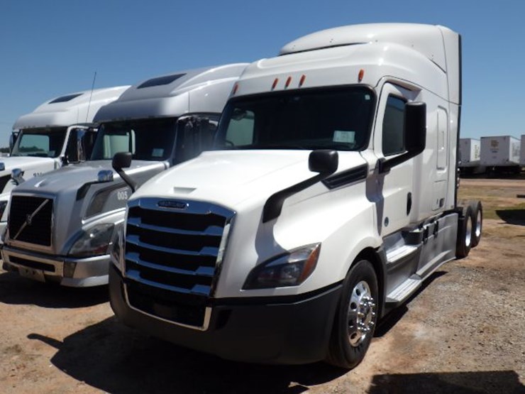 2019-freightliner-cascadia-126-image-1