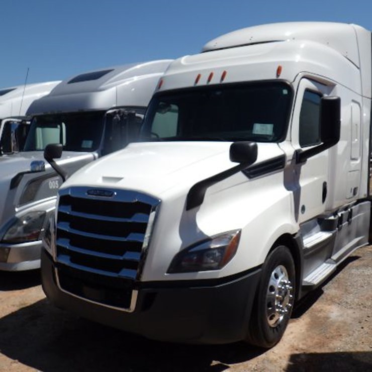 2019 FREIGHTLINER CASCADIA 126