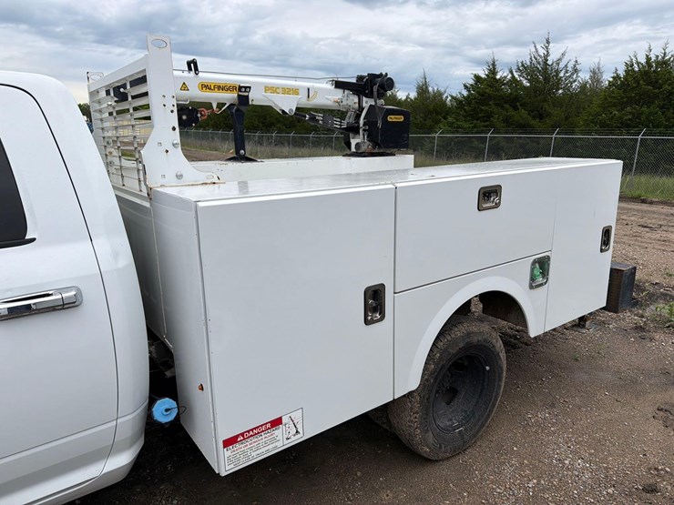 2022-dodge-3500-image-7