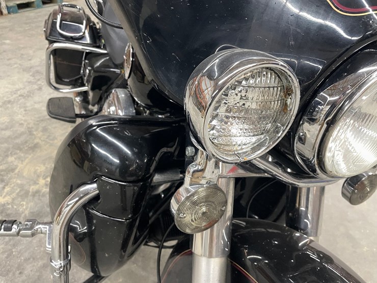 #210-•-2001-harley-davidson-ultra-classic-motorcycle-(has-wi-title)-image-60