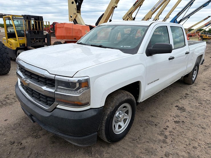 2017-chevrolet-1500-image-2