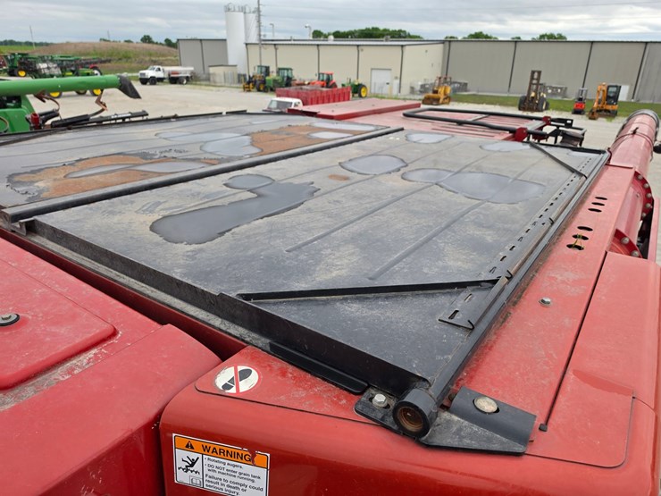 2011-case-ih-7120-image-11
