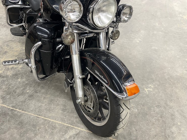 #210-•-2001-harley-davidson-ultra-classic-motorcycle-(has-wi-title)-image-12