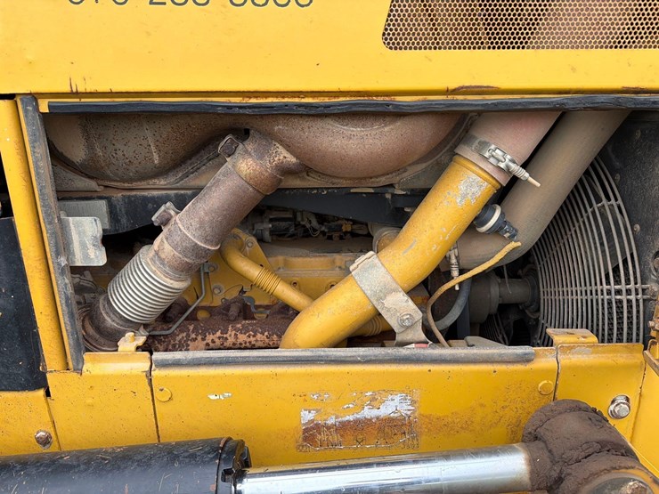 2016-caterpillar-d6n-lgp-image-17