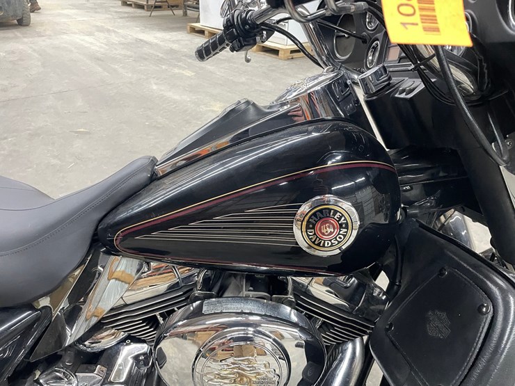 #210-•-2001-harley-davidson-ultra-classic-motorcycle-(has-wi-title)-image-17