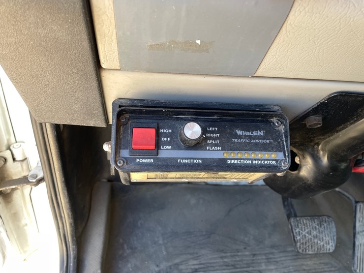 2003-freightliner-fl70-image-164