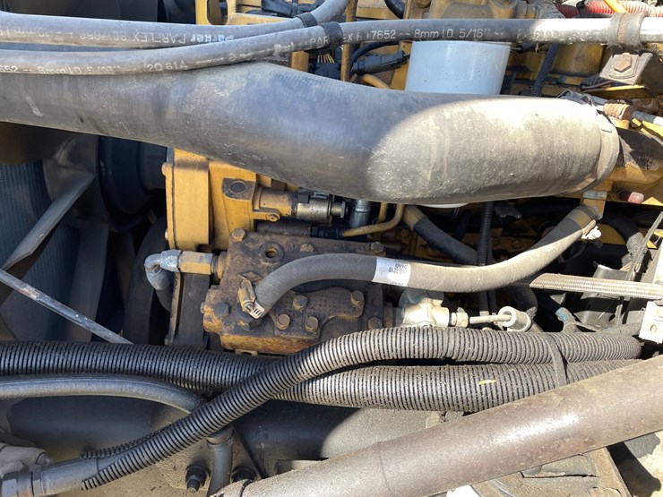 2003-freightliner-fl70-image-125
