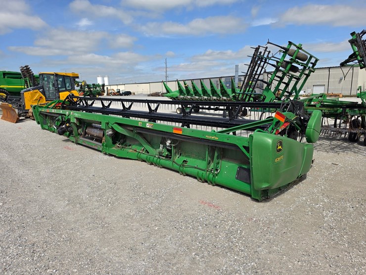 2015-john-deere-635fd-image-10