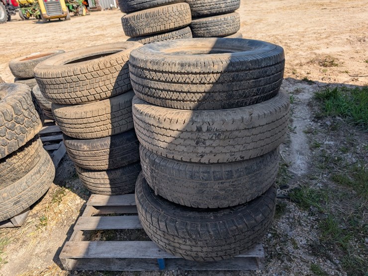 #5491-•-pallet-of-tires-image-4