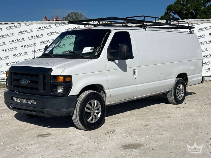 2008-ford-cargo-image-1