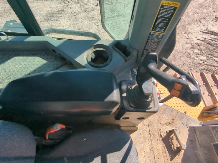 2022-deere-700l-xlt-image-22