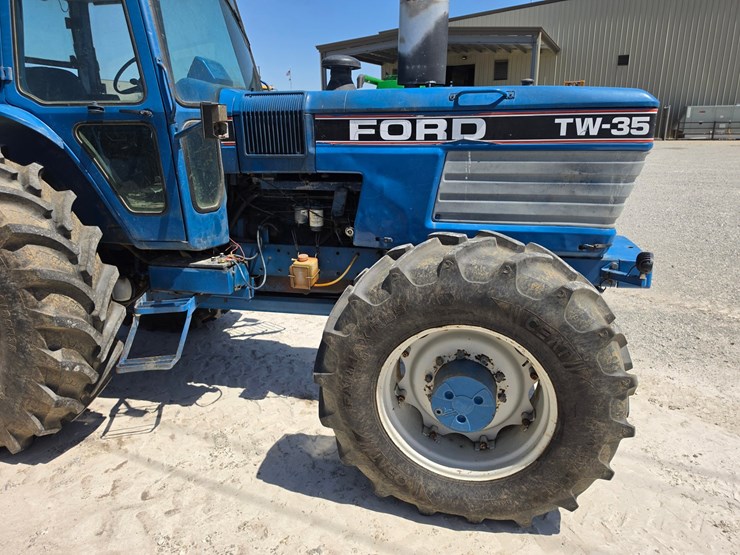 1985-ford-tw35-image-3