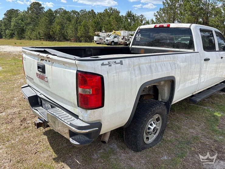 2015-gmc-sierra-2500hd-image-8