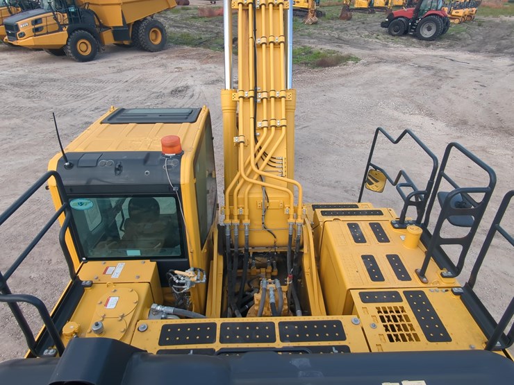 2022-komatsu-pc360-lc-11-image-18