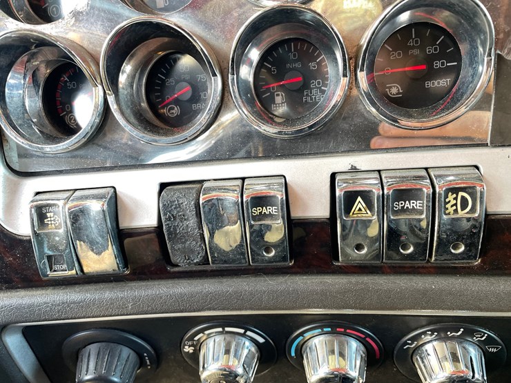2013-kenworth-t660-image-112