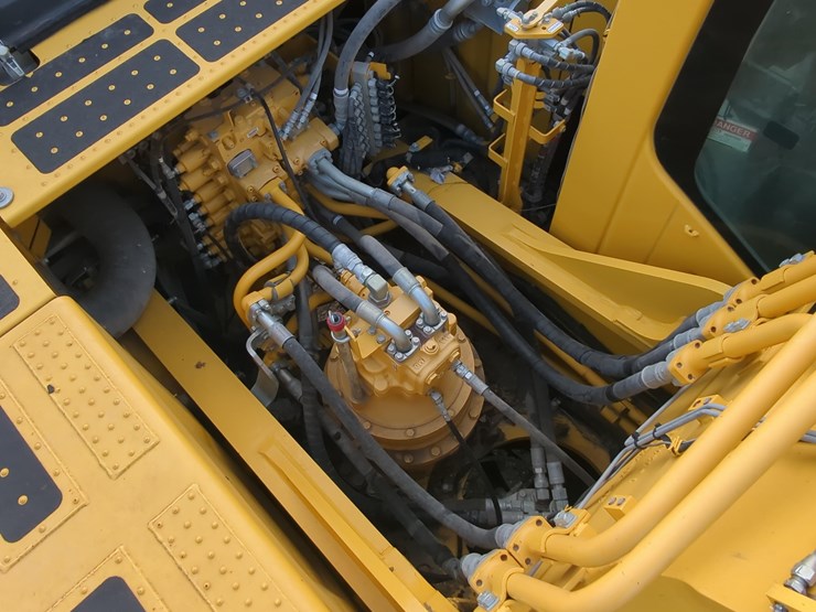 2022-komatsu-pc360-lc-11-image-16