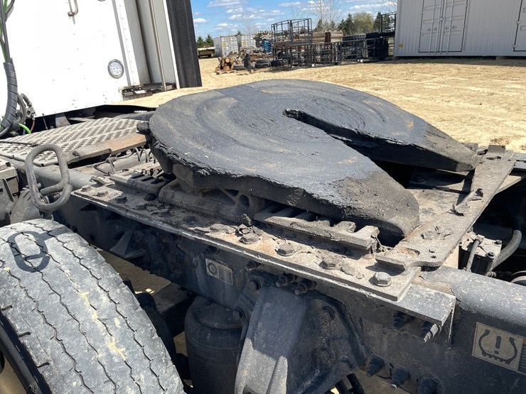 2013-kenworth-t660-image-49