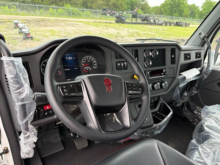 2026-kenworth-t280-image-30