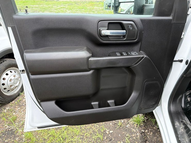 2020-chevrolet-2500-image-16
