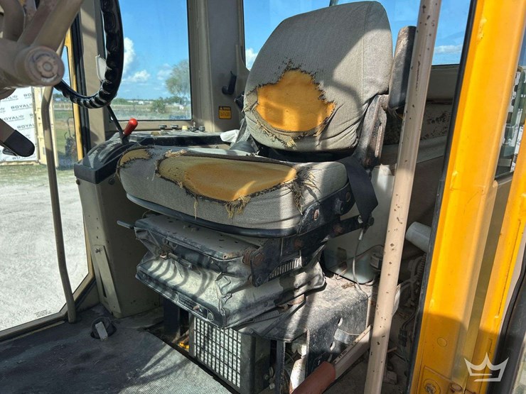 1992-deere-670b-image-8
