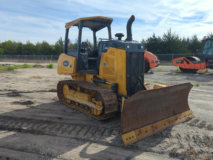 2022-deere-450-lt-image-3