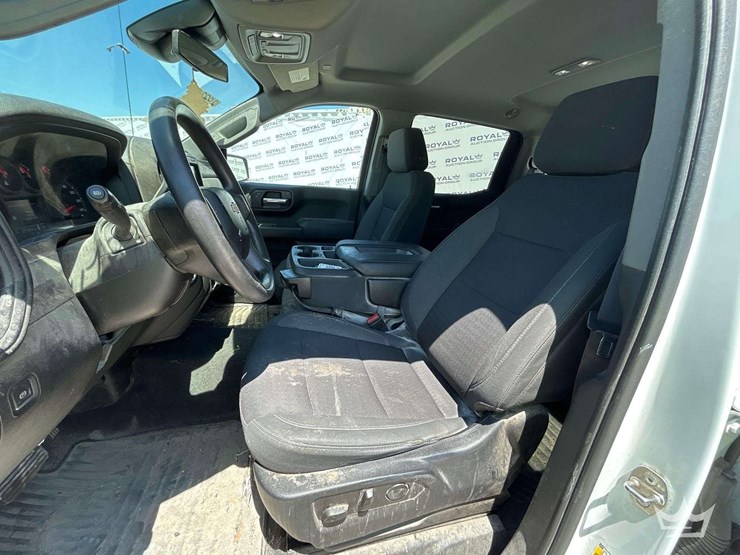 2022-chevrolet-silverado-1500-image-12