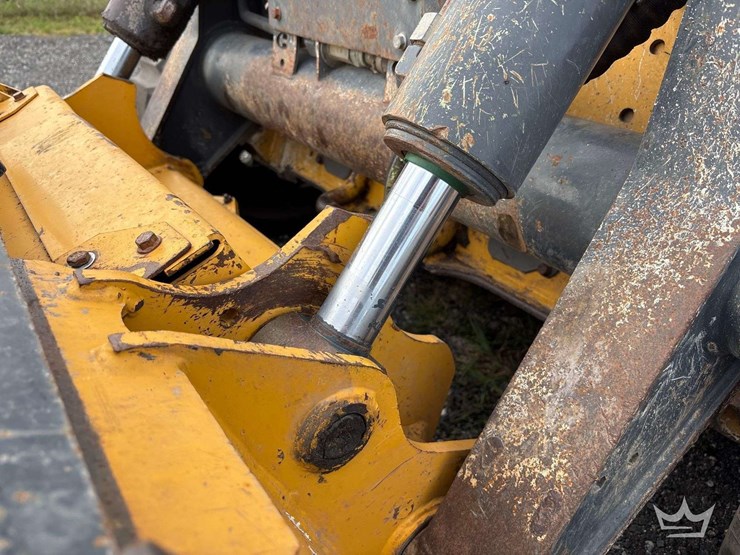 2022-deere-333g-image-10