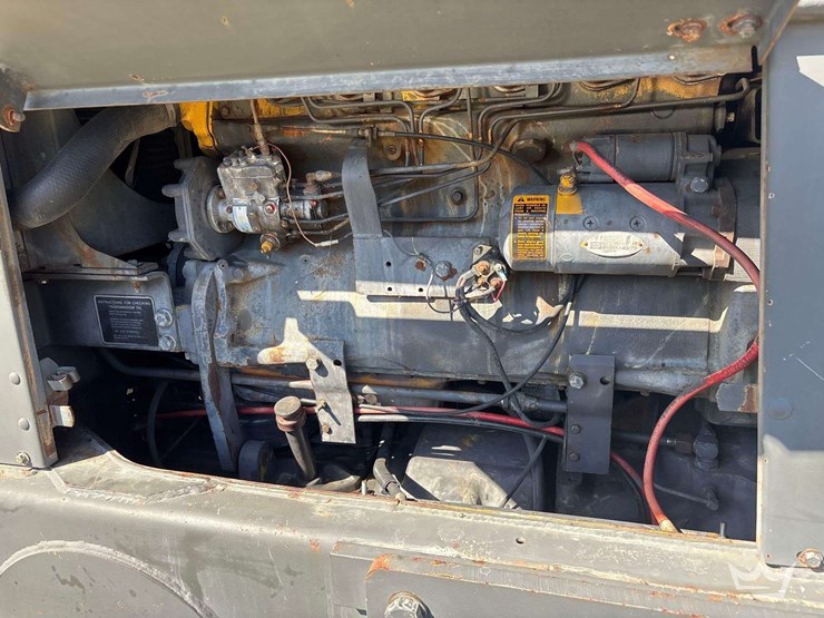 1986-deere-570a-image-25
