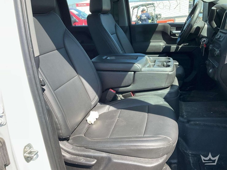 2020-chevrolet-silverado-2500-image-26
