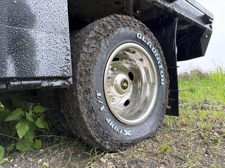 2018-chevrolet-3500-image-9