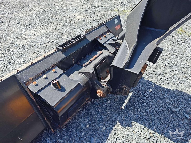 2024-jcb-3ts-8t-image-25
