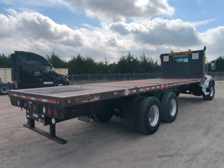 2016-kenworth-t880-image-4