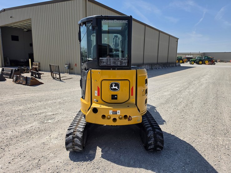 2022-deere-35g-image-16