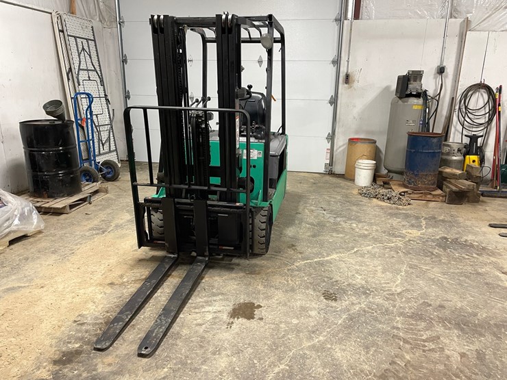 #301-•-mitsubishi-4,000lb-electric-3-wheeled-forklift-image-2