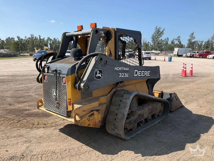 2015-deere-323e-image-3