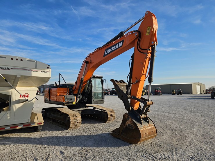 2022-doosan-dx225-lc-image-28