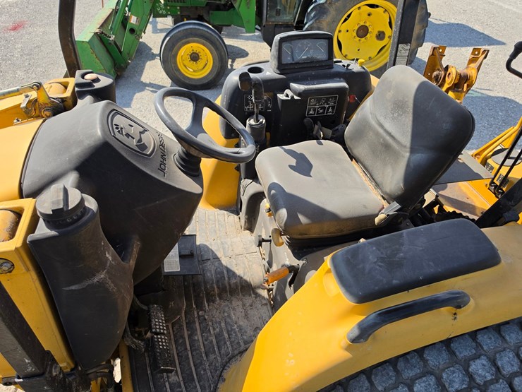 2004-deere-110-image-18