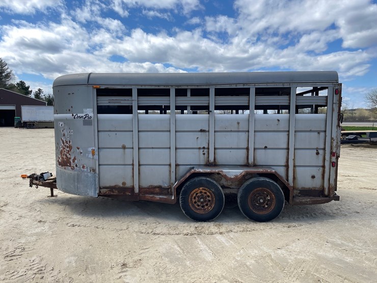 #2010-•-2004-corn-pro-16'-tandem-axle-livestock-trailer-(has-wi-title)-image-8