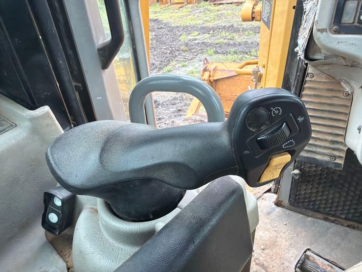 caterpillar-d6t-lgp-image-23